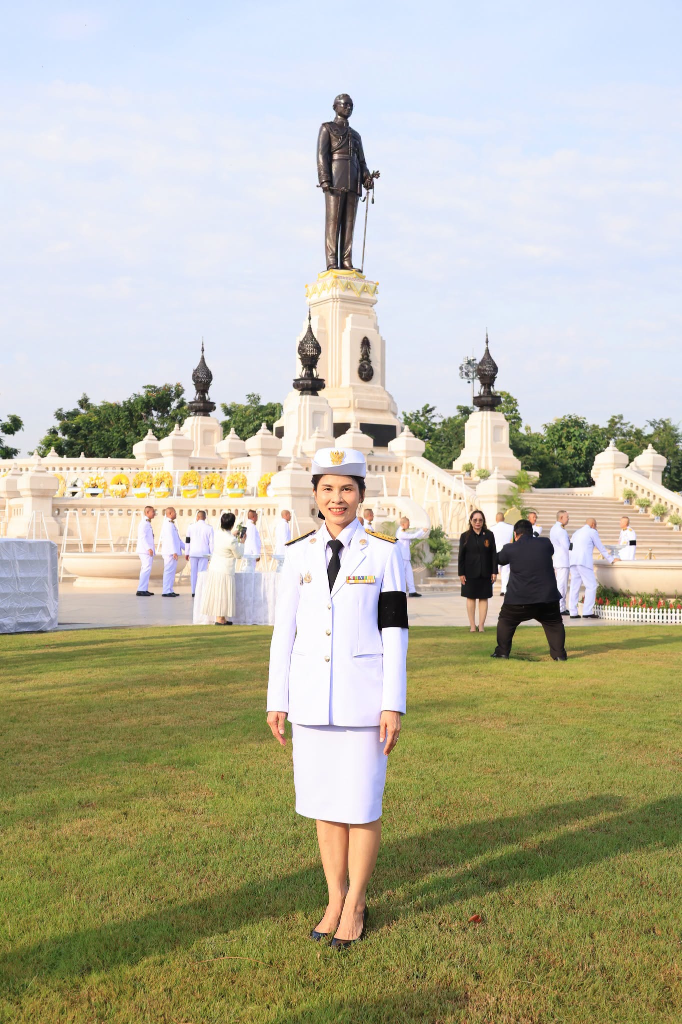 title - ส.ป.ก. ร่วมวางพวงมาลาถวายบังคมพระบรมราชานุสาวรีย์พระบาทสมเด็จพระบรมชนกาธิเบศร มหาภูมิพลอดุลยเดชมหาราช บรมนาถบพิตร เนื่องใน 